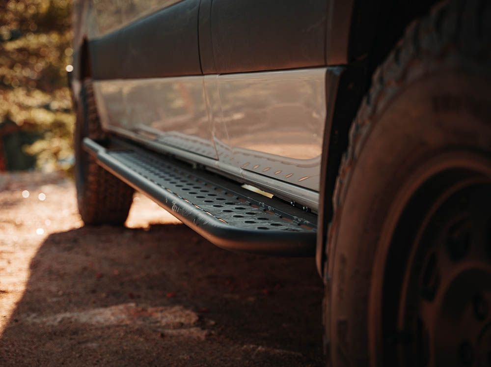 Passenger side FVC side step with traction