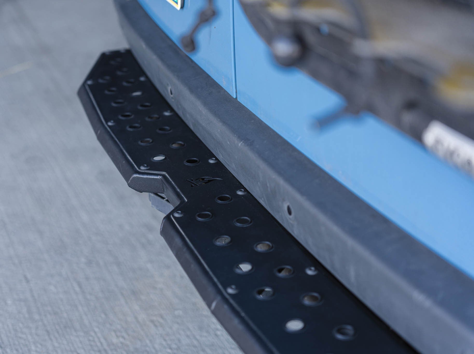 Detailed view of Mercedes Sprinter Van Rear Plate Step