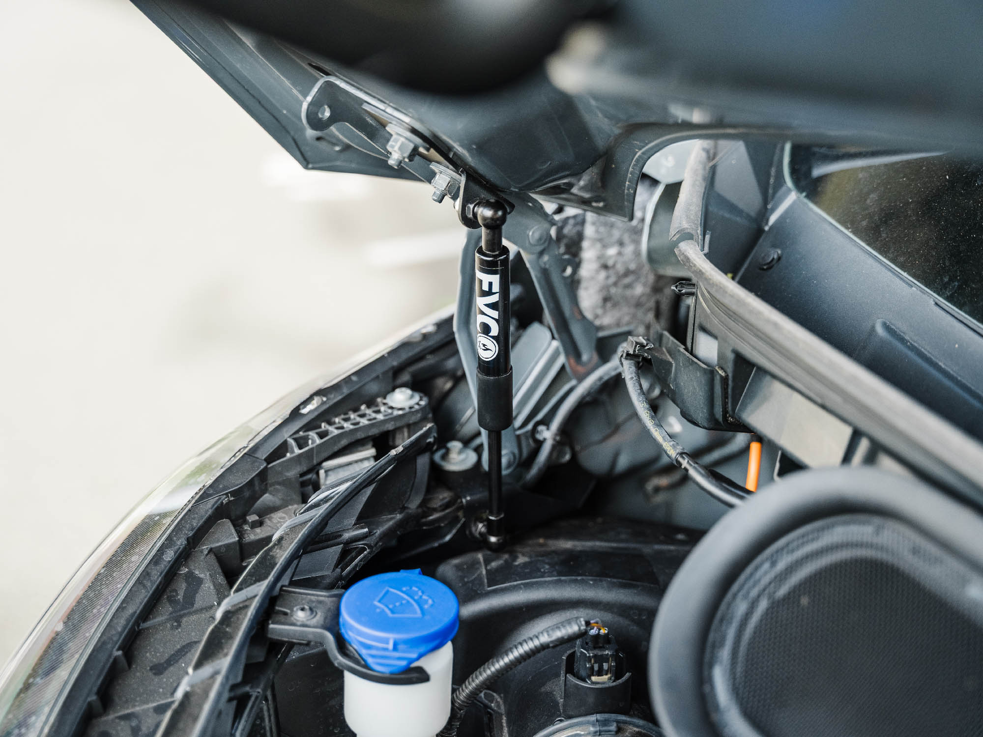 Hood Strut Kit with custom brackets for Ford Transit Vans