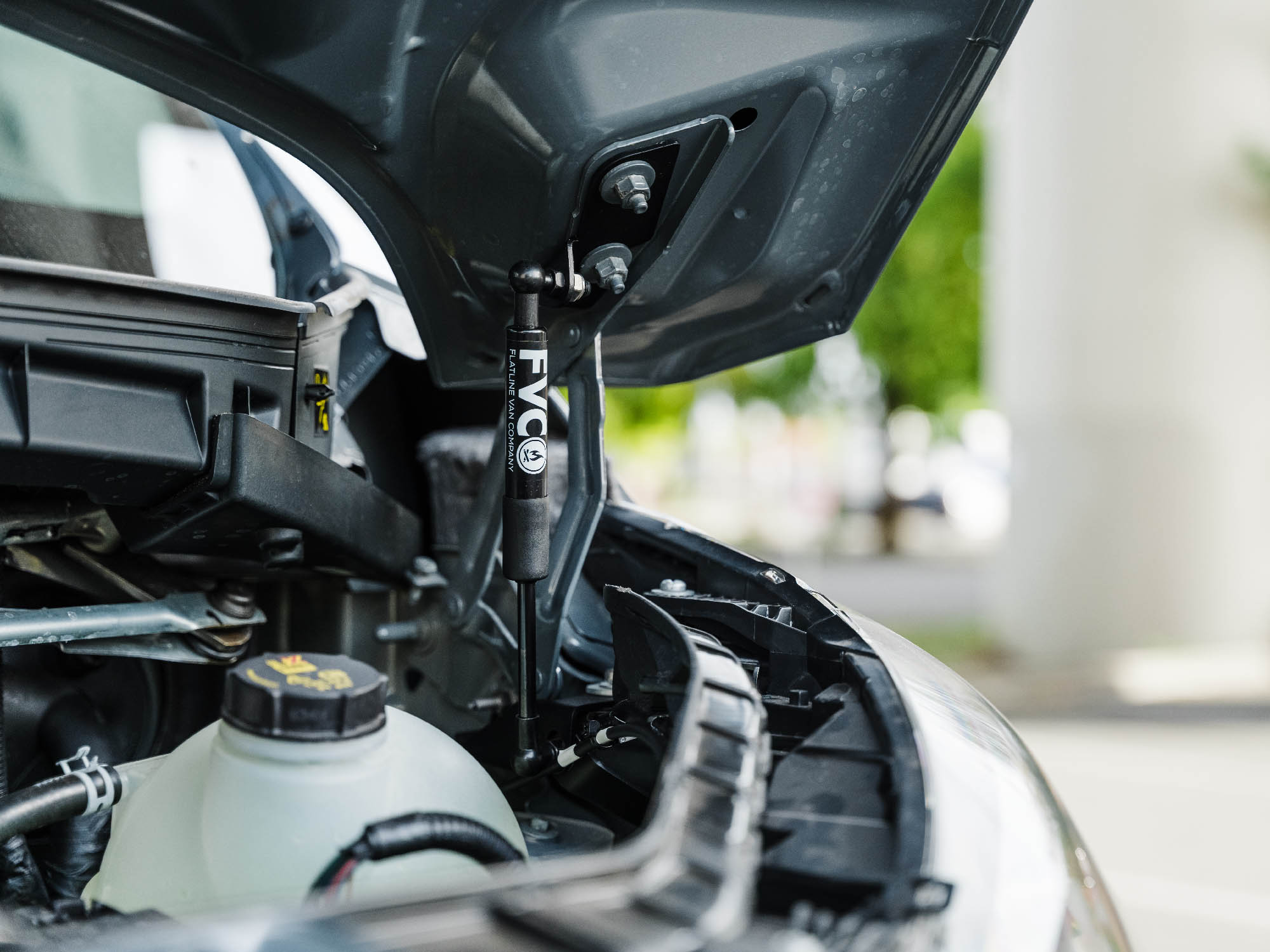 Transit Van Hood Strut Kit for automatic hood lifting