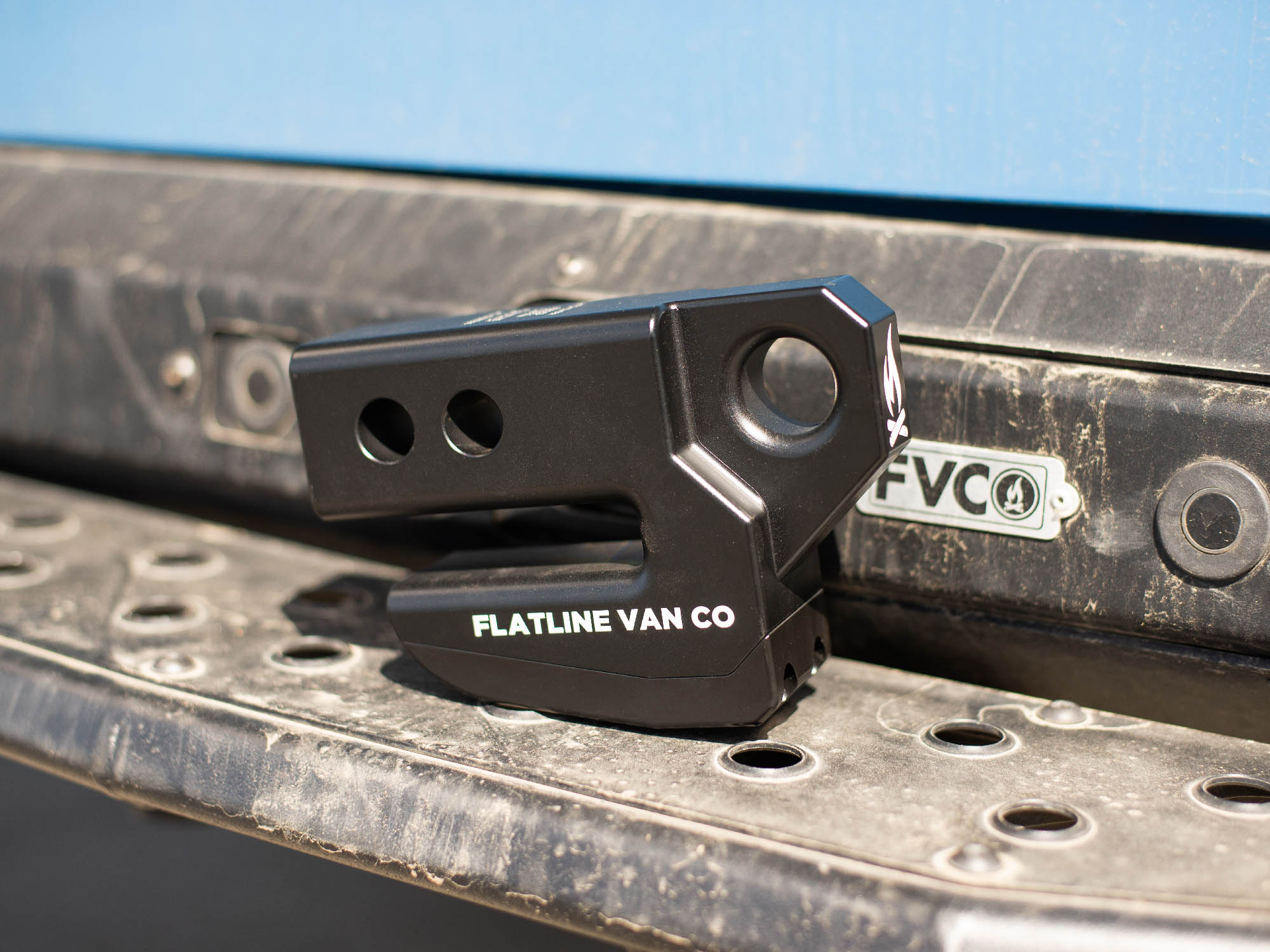 Hitch Slider with replaceable skid pad