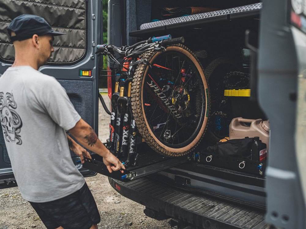 mountainbike van Flatline Van Co. UN3005B Pull-Out Tray
